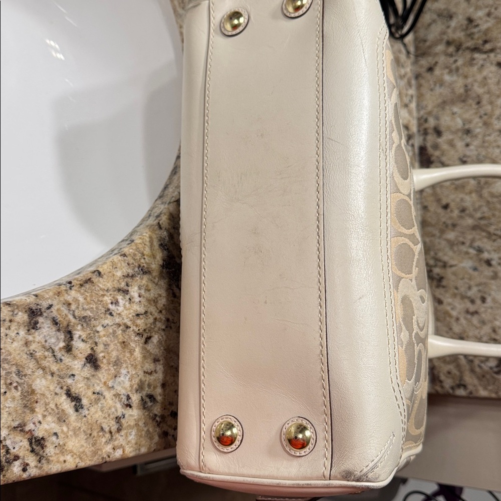 White coach bag - Picture 15 of 15